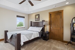 2 dormitoris, escriptori, planxa i posts de planxar i wifi gratuïta 