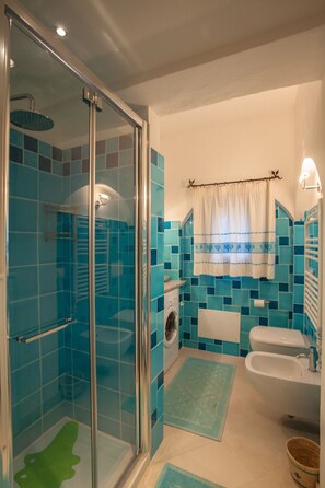 Ducha y secador de pelo