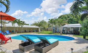 Outdoor pool - Charming Oasis with a Pool (Fort Lauderdale)