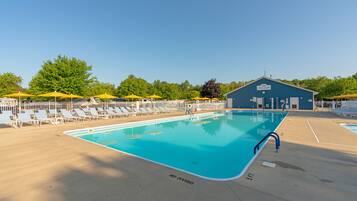 Seasonal outdoor pool