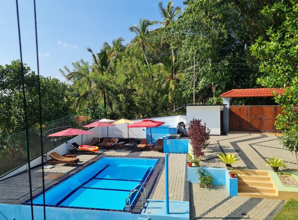 Villa | Zwembad | Een buitenzwembad