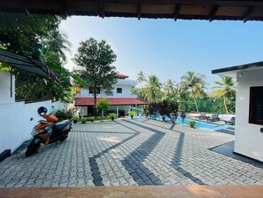Villa | Pool - Villa Talpe 5 Bedrooms & Massage Pool (Unawatuna)