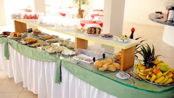 Free daily cooked-to-order breakfast