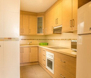Fridge, microwave, oven, stovetop - Salt Lake views Los Montesinos Apartment (Los Montesinos)