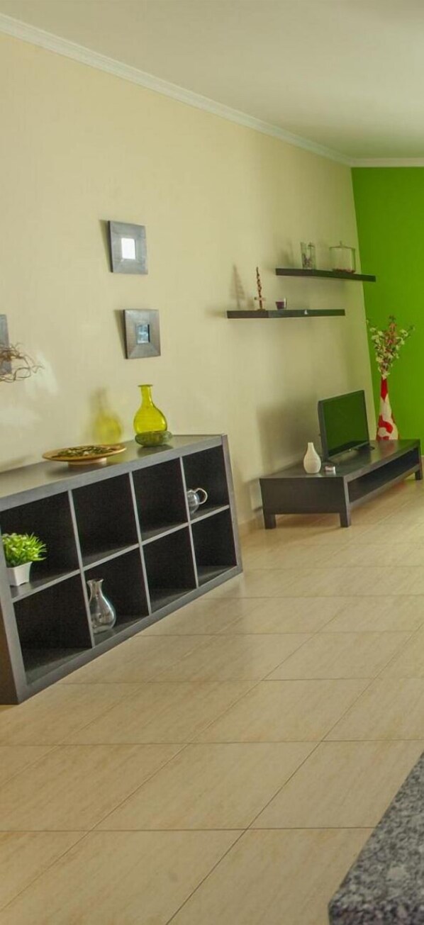 2 bedrooms, iron/ironing board