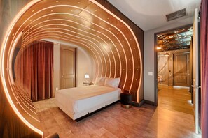 10 Schlafzimmer, Bügeleisen/Bügelbrett, Reisekinderbett