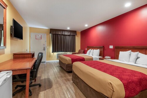 Econo Lodge near Home Depot Center