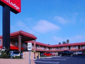 Exterior - Econo Lodge near Home Depot Center (Carson)