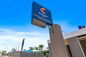 Exterior detail - Comfort Inn on Main Hervey Bay (Hervey Bay)