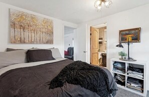 1 bedroom, iron/ironing board, free WiFi