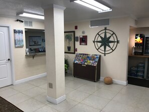 Lobby - At Home Inn (Fort Pierce)