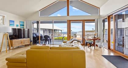Sheoak Holiday Home is an Executive Style two story holiday home located on the Esplanade