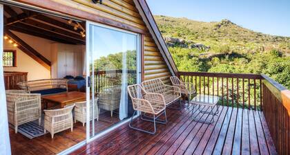 Lark House, Peaceful Mountain Home with Amazing Ocean Views