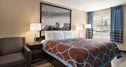 Super 8 By Wyndham Gulfport Near Biloxi