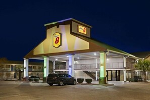 Exterior - Super 8 By Wyndham Gulfport Near Biloxi (Gulfport)