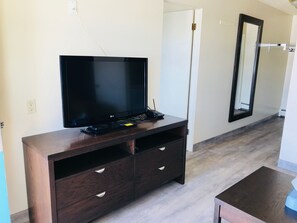 Interior - Empire Inn & Suites (Red Deer)