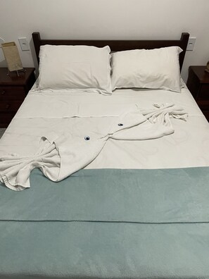2 bedrooms, desk, iron/ironing board, free WiFi