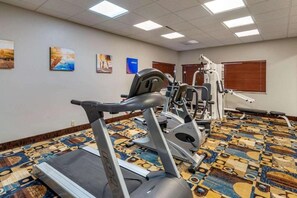 A gym with treadmills, elliptical machines, and weight equipment. - Best Western Cannon A.f.b. Clovis (Clovis)