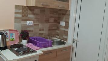 Køleskab, mikrobølgeovn, ovn, opvaskemaskine