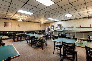 Dining - Econo Lodge (Osceola)