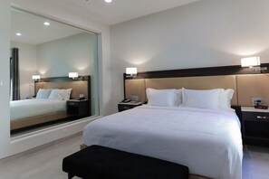 Room - Clarion Inn & Suites (Mission)