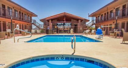 Quality Inn Benson I-10 Exit 304