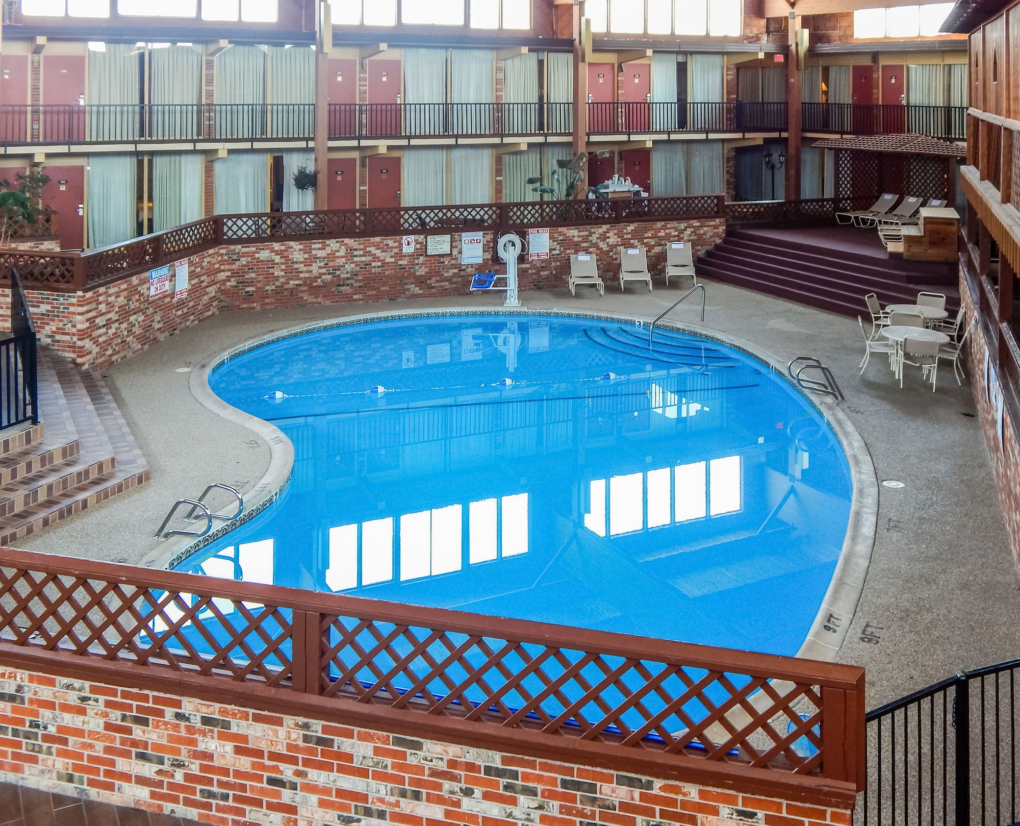 Innenpool, Außenpool