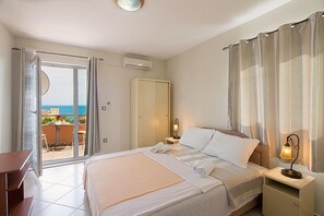 Familienzimmer | 1 Schlafzimmer, Minibar, individuell eingerichtet, Schreibtisch