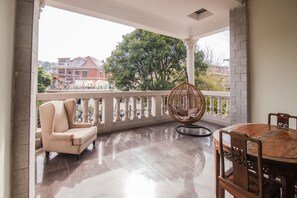 Khuôn viên nơi lưu trú