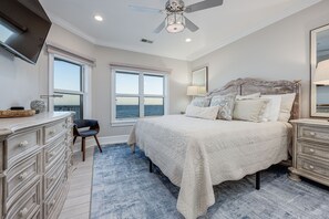 4 bedrooms, desk, iron/ironing board, travel cot