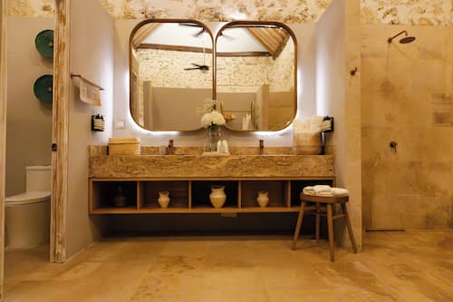 Suite, 1 chambre, non-fumeur, balcon | Salle de bain