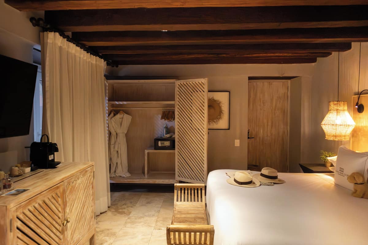 Studio Suite, Multiple Beds, Non Smoking | Hypo-allergenic bedding, in-room safe, blackout drapes, soundproofing