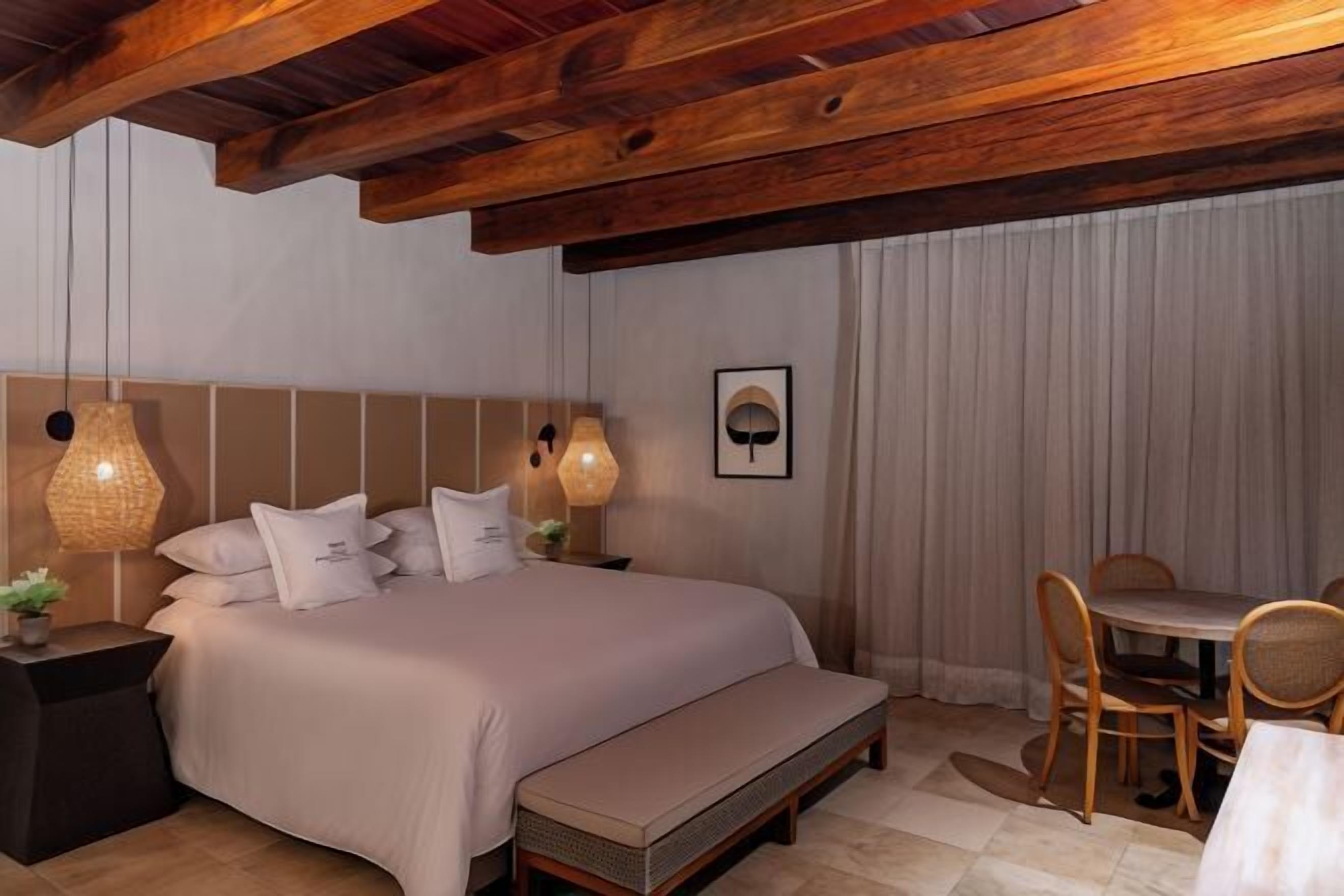 Hypo-allergenic bedding, in-room safe, blackout drapes, soundproofing