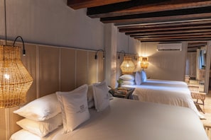 Studio Suite, Multiple Beds, Non Smoking