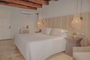 Room, 1 King Bed, Non Smoking, Courtyard View | Hypo-allergenic bedding, in-room safe, blackout curtains, soundproofing - Hotel Casa Don Luis by Faranda Boutique, a member of Radisson Individuals (Cartagena)