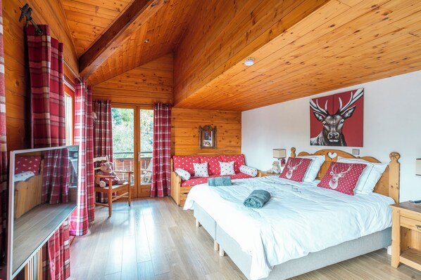 5 bedrooms, iron/ironing board, WiFi, bed sheets