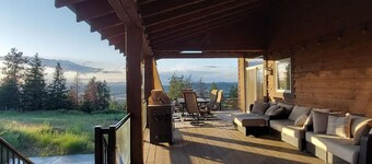 The Grand Getaway at Green Bluff