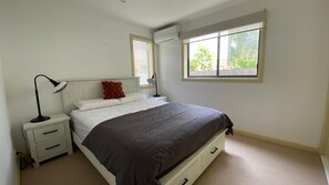 3 slaapkamers, een strijkplank/strijkijzer, wifi