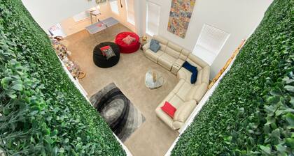 Beautiful 2 story luxury home in an upscale area!