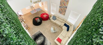Beautiful 2 story luxury home in an upscale area!