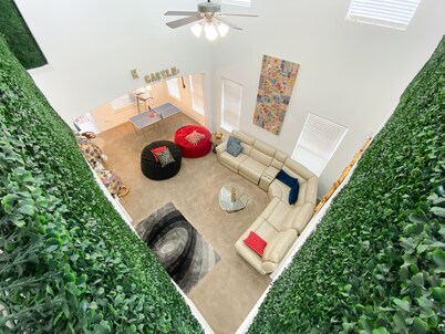 Beautiful 2 story luxury home in an upscale area!