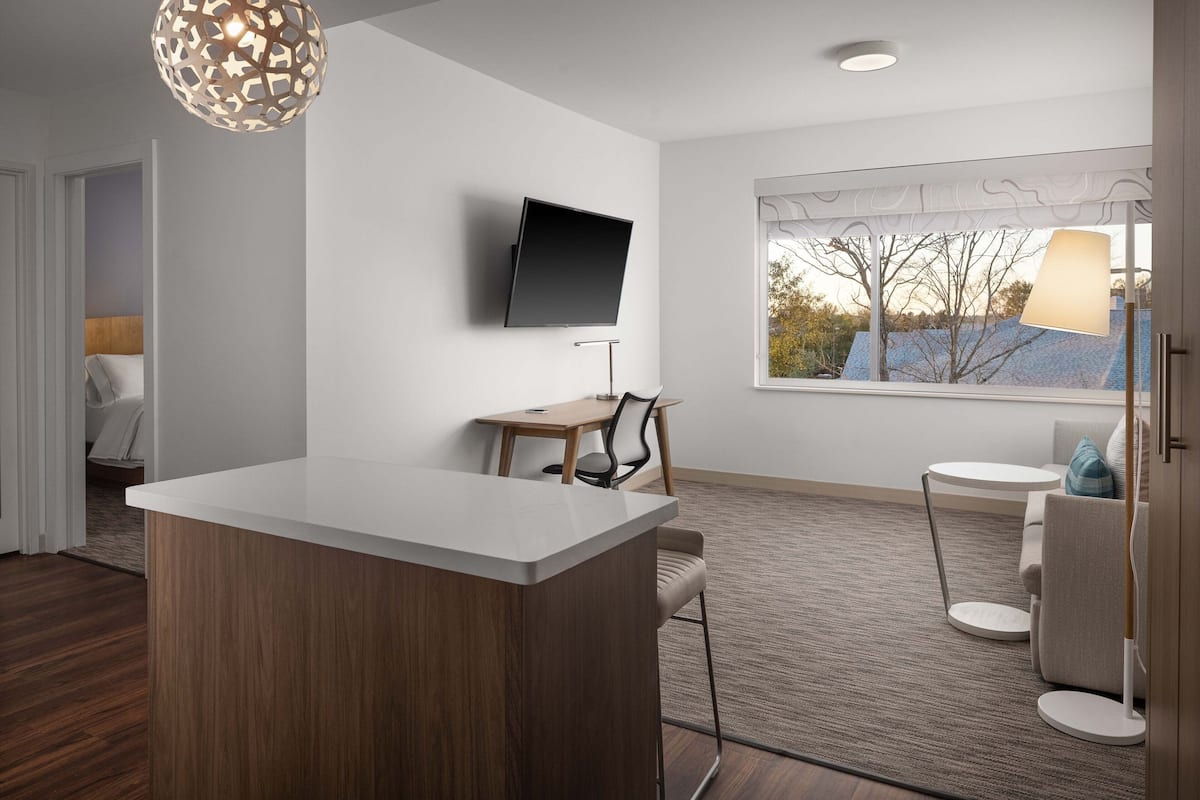 1 Schlafzimmer, Zimmersafe, Schreibtisch, laptopgeeigneter Arbeitsplatz