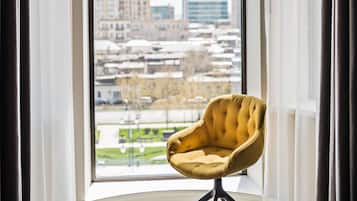 Superior Room, 1 King Bed, Non Smoking, City View | Premium bedding, minibar, in-room safe, desk