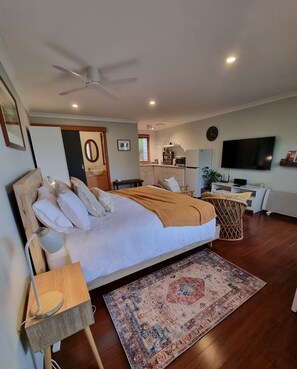 1 bedroom, iron/ironing board, free WiFi, bed sheets