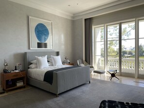 5 habitaciones, escritorio, tabla de planchar con plancha y wifi gratis 