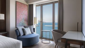 Habitación estándar, 1 cama de matrimonio grande, vistas al mar | Ropa de cama de alta calidad, colchones con acolchado adicional, minibar