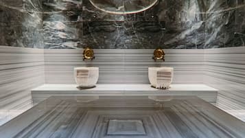 Couples treatment room(s), sauna, steam room, Turkish bath/hammam