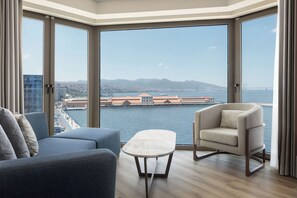 Junior suite, 1 tweepersoonsbed, uitzicht op zee | Uitzicht vanuit de kamer