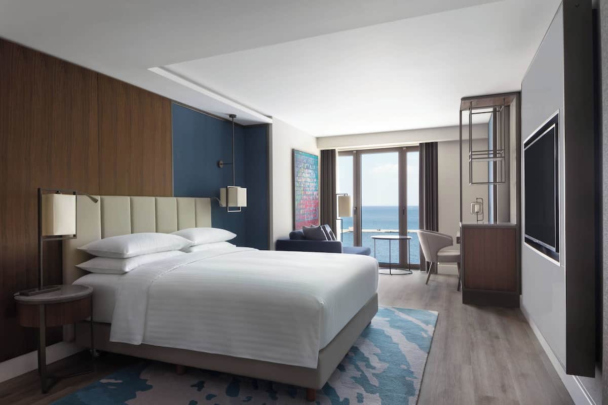 Ropa de cama de alta calidad y minibar