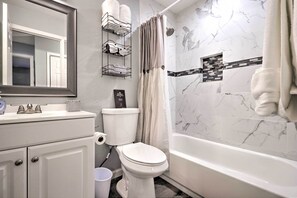 Articles de toilette gratuits, sèche-cheveux, serviettes fournies
